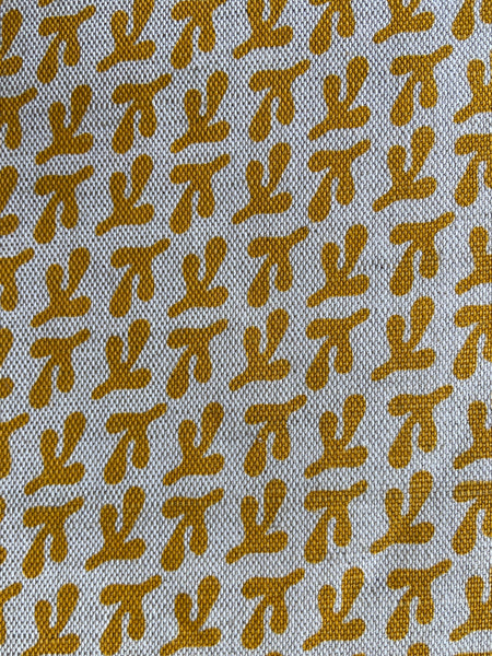 BIRD'S FEET MUSTARD on NATURAL SWATCH