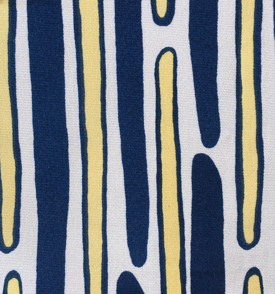 MORRIS YELLOW/NAVY on outdoor SWATCH