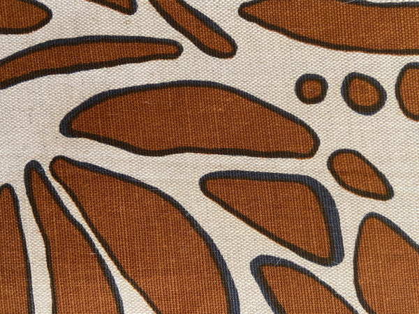 WINGS NUTMEG/CHARCOAL on Natural SWATCH