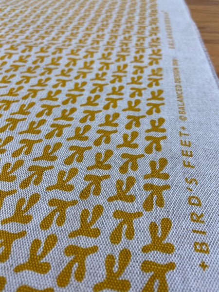 BIRD'S FEET MUSTARD on NATURAL SWATCH